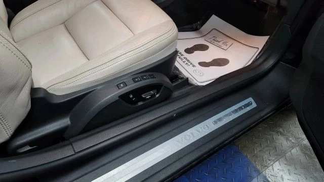 2013 Volvo C70 2nd Gen - Image 16 of 21