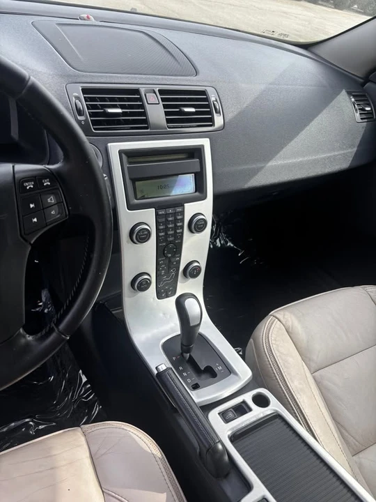 2013 Volvo C70 2nd Gen - Image 8 of 13