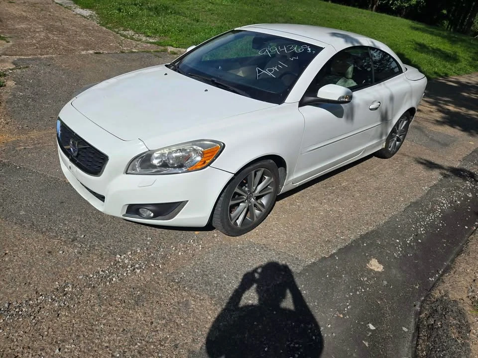 2013 Volvo C70 2nd Gen - Image 2 of 9