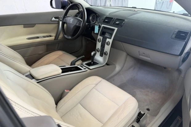 2013 Volvo C70 2nd Gen - Image 4 of 7