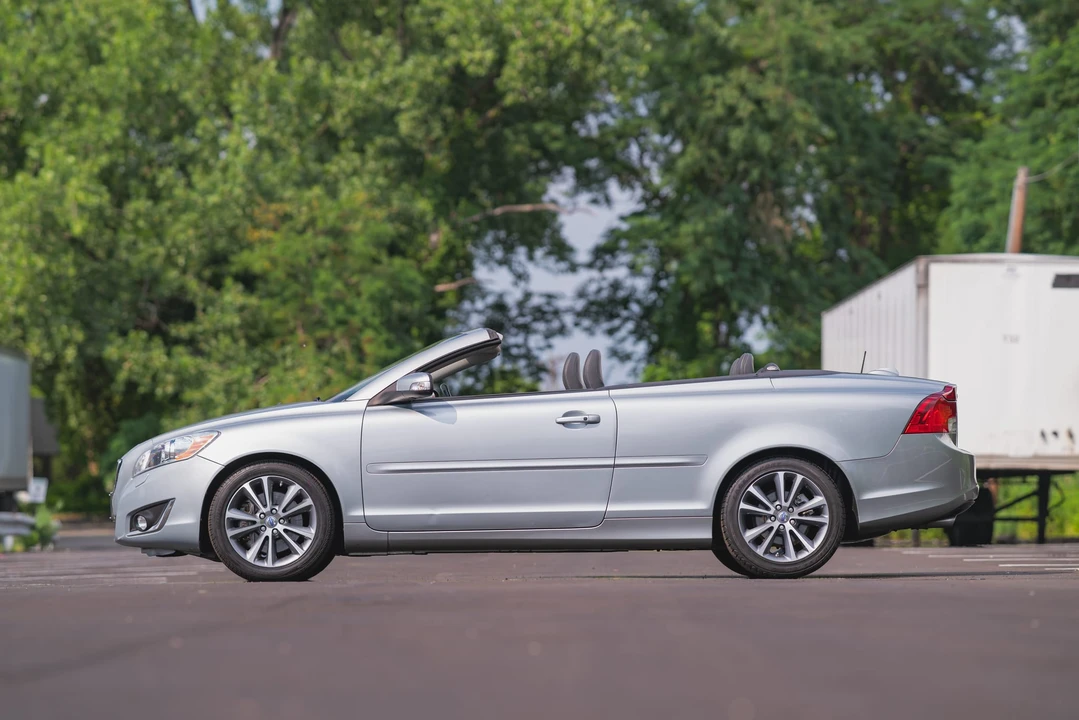 2013 Volvo C70 2nd Gen - Image 5 of 31