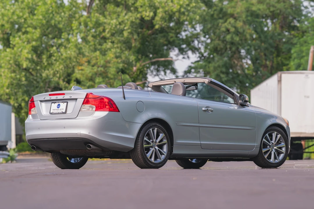 2013 Volvo C70 2nd Gen - Image 12 of 31