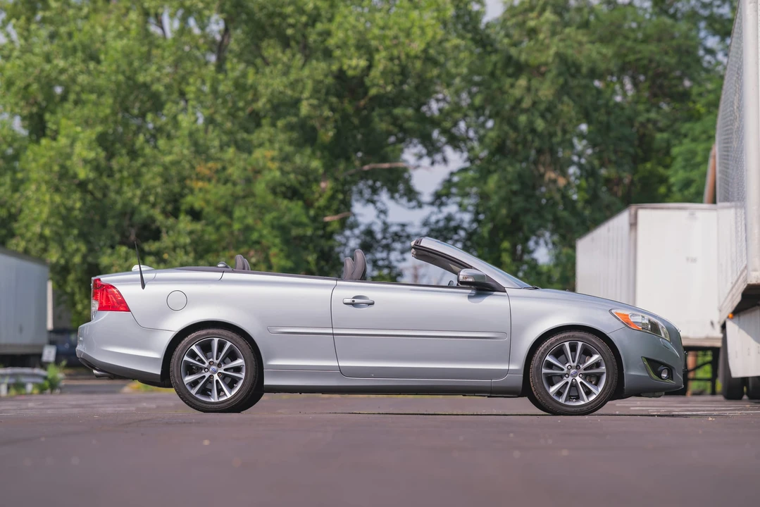 2013 Volvo C70 2nd Gen - Image 14 of 31