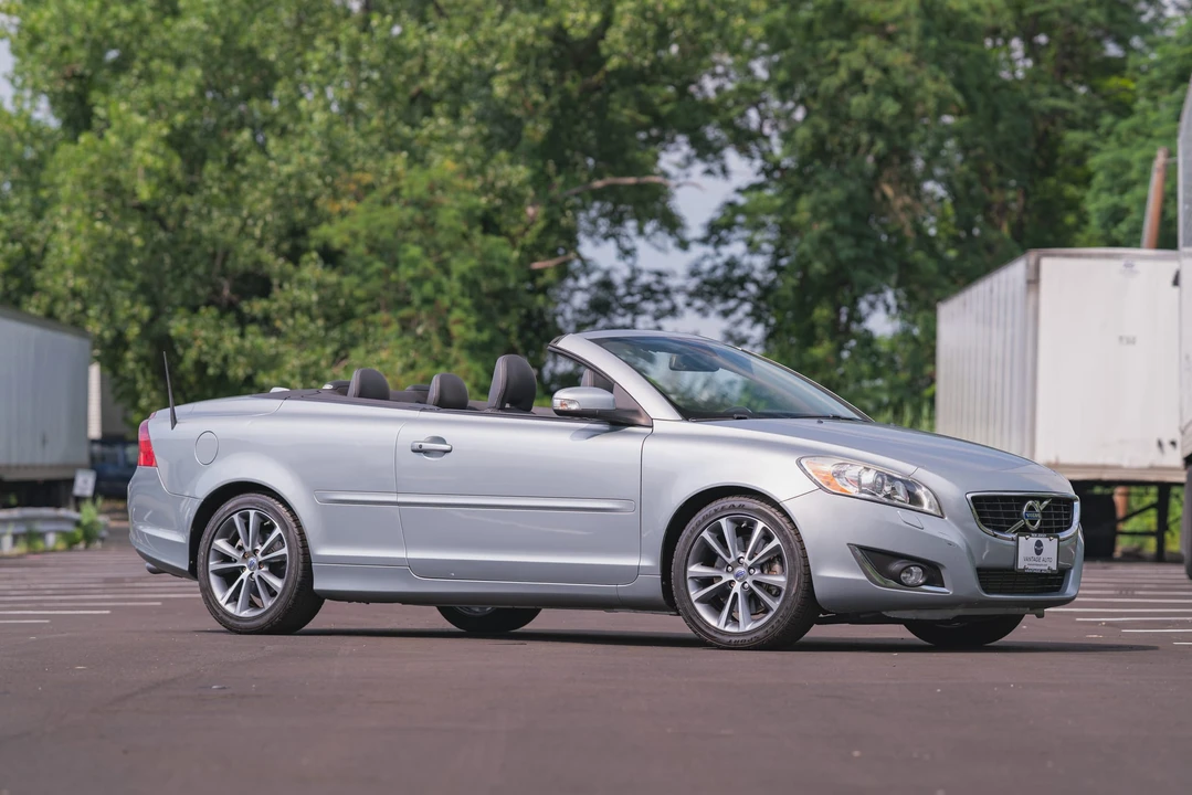 2013 Volvo C70 2nd Gen - Image 15 of 31