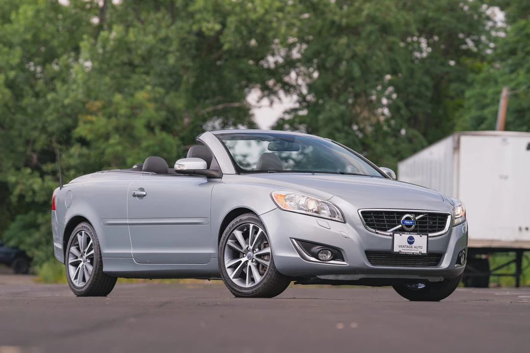 2013 Volvo C70 2nd Gen - Image 16 of 31