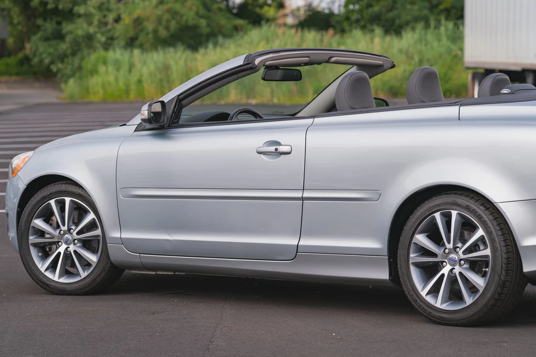 2013 Volvo C70 2nd Gen - Image 25 of 31