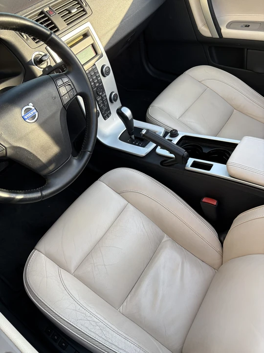 2013 Volvo C70 2nd Gen - Image 22 of 31