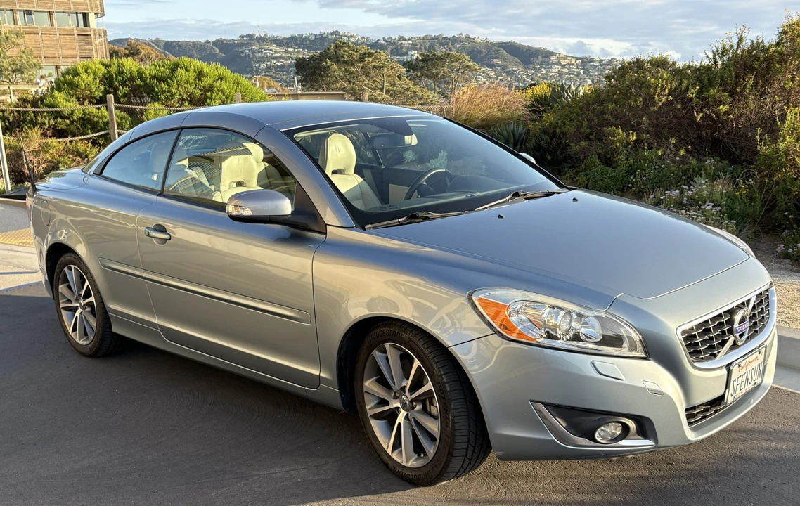 2013 Volvo C70 2nd Gen - Image 16 of 31