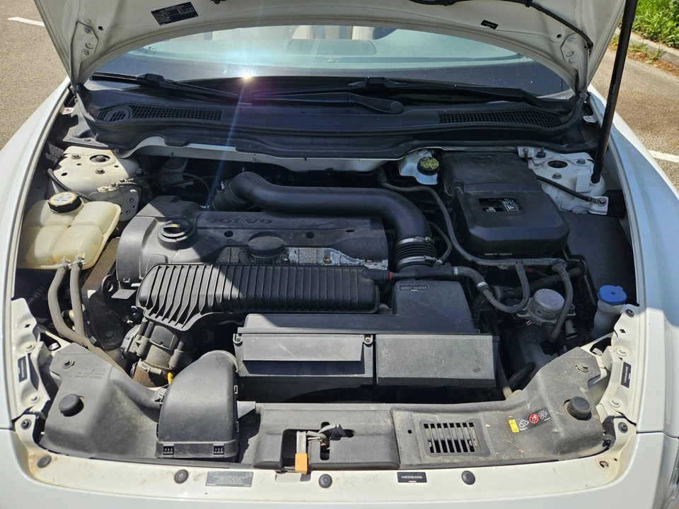 2013 Volvo C70 2nd Gen - Image 12 of 14