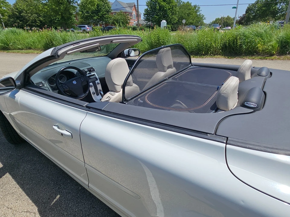 2013 Volvo C70 2nd Gen - Image 11 of 14