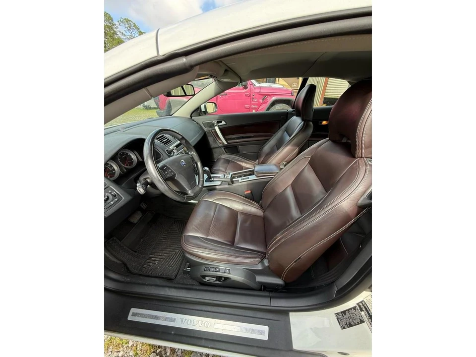 2013 Volvo C70 2nd Gen - Image 11 of 12