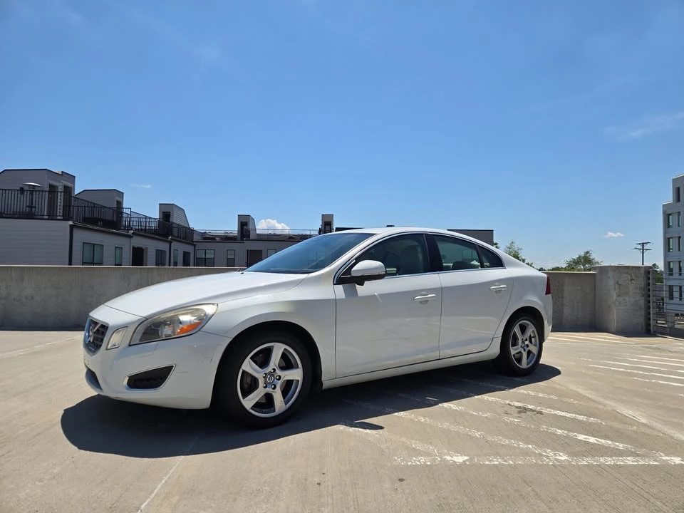 2013 Volvo S60 2nd Gen - Image 2 of 17