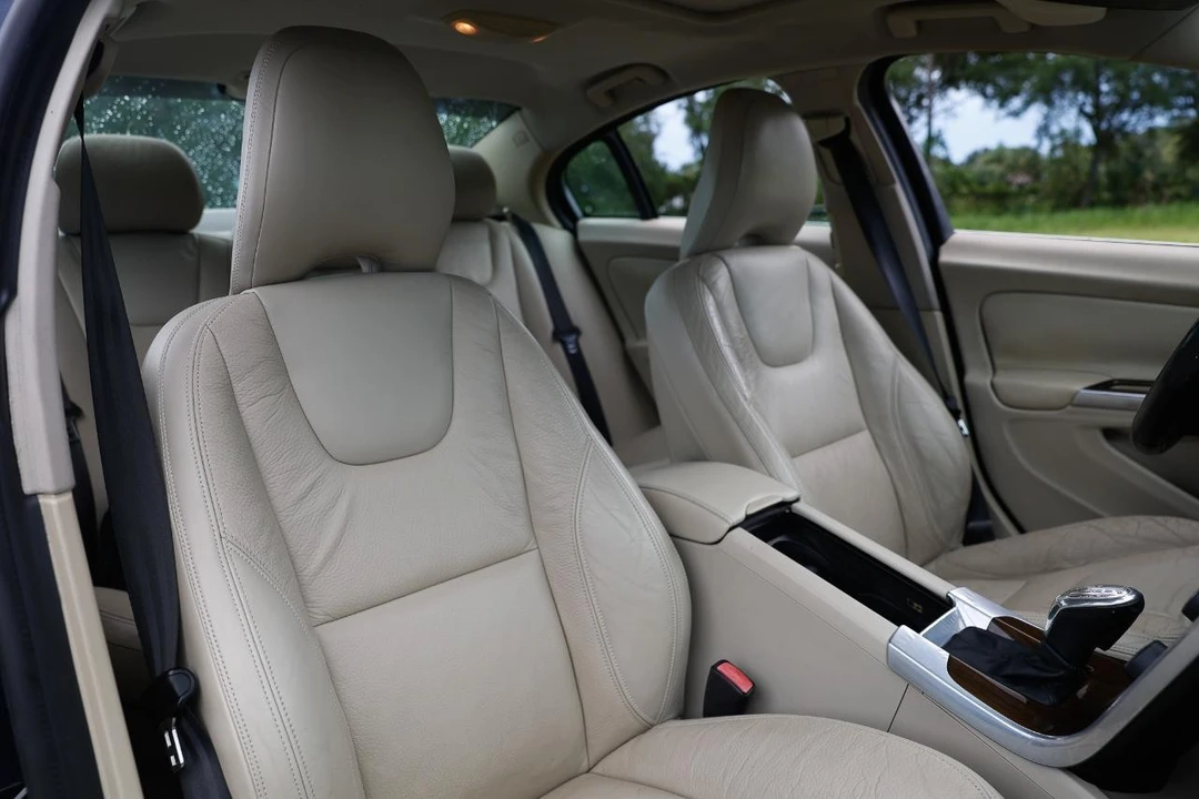 2013 Volvo S60 2nd Gen - Image 16 of 31