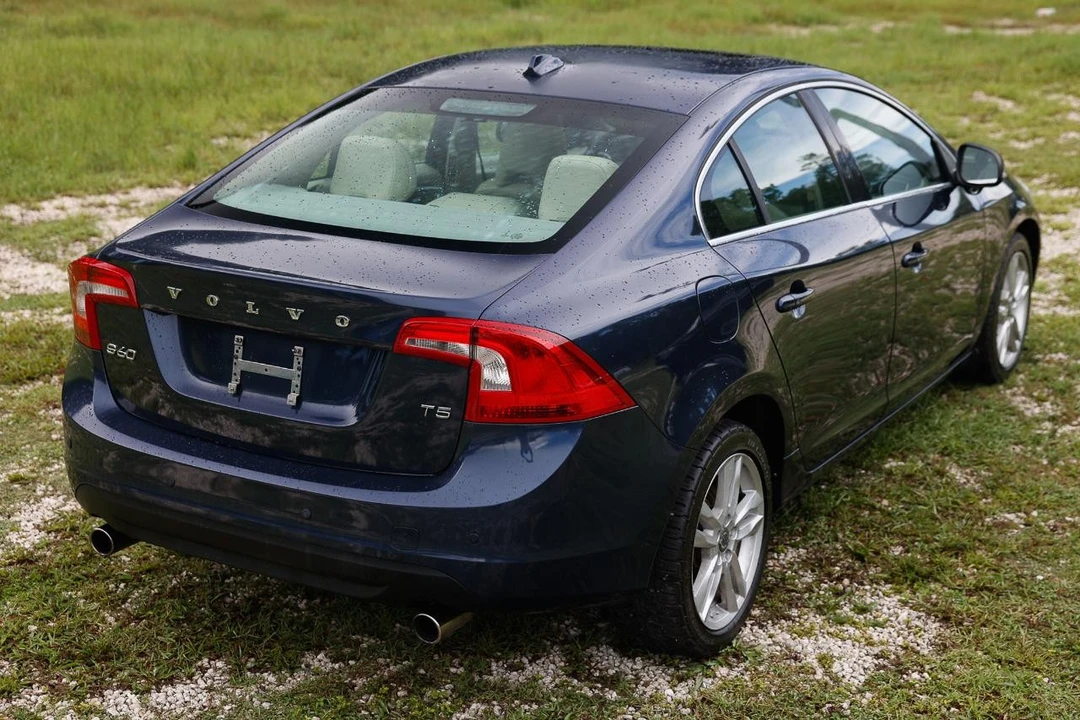 2013 Volvo S60 2nd Gen - Image 11 of 31