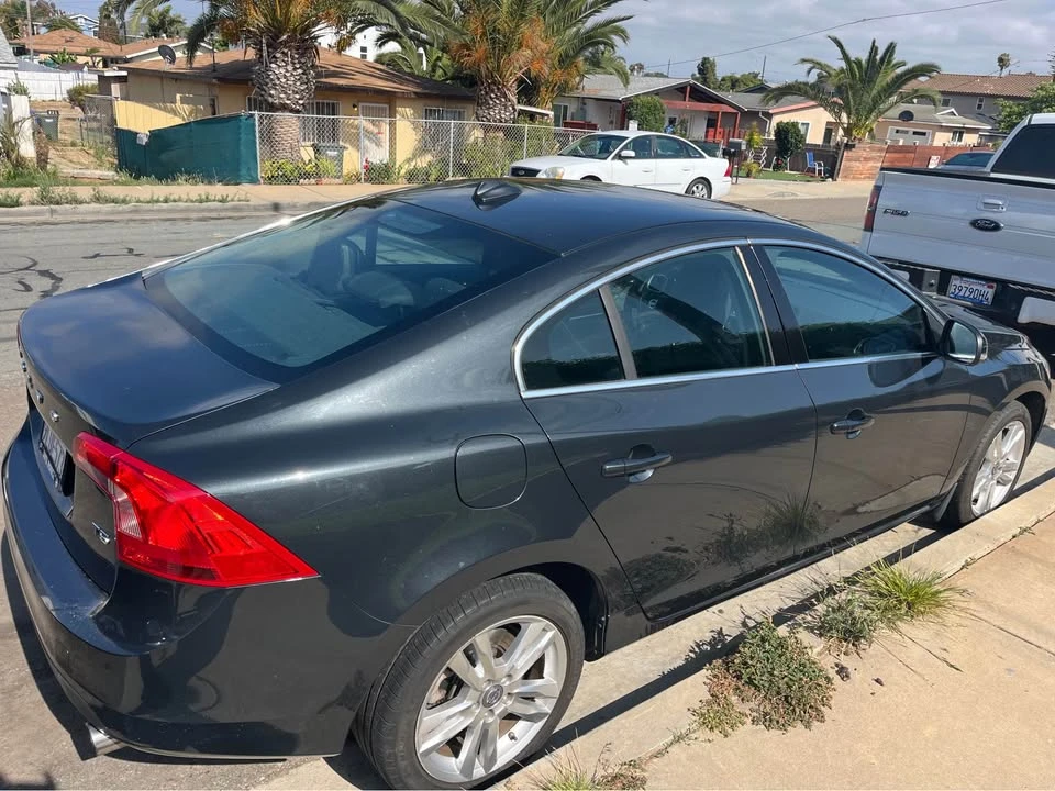 2013 Volvo S60 2nd Gen - Image 2 of 4