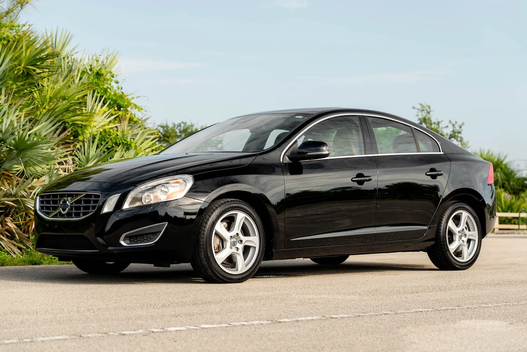 2013 Volvo S60 2nd Gen - Image 2 of 31