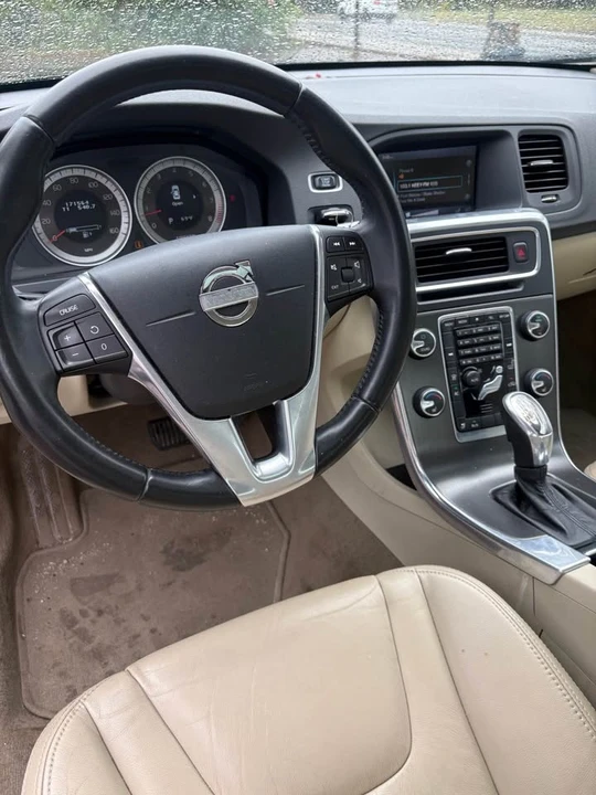 2013 Volvo S60 2nd Gen - Image 9 of 10