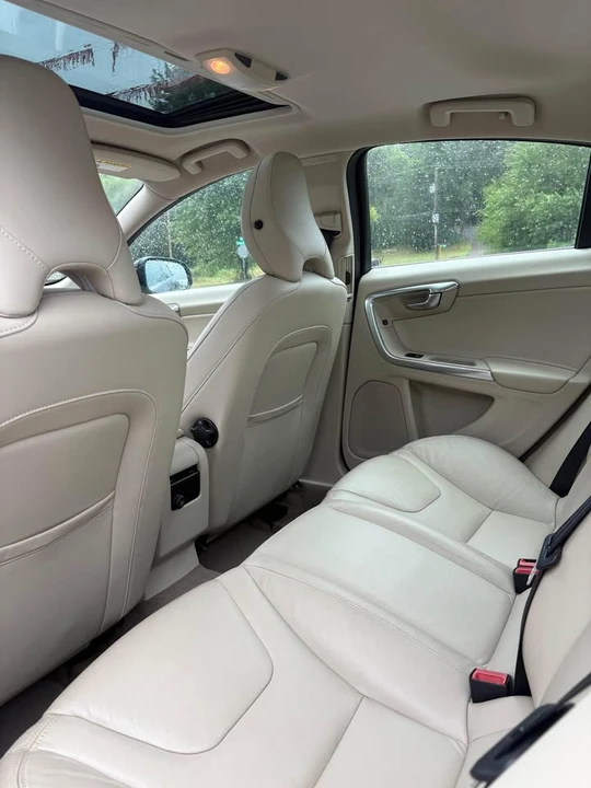 2013 Volvo S60 2nd Gen - Image 5 of 10