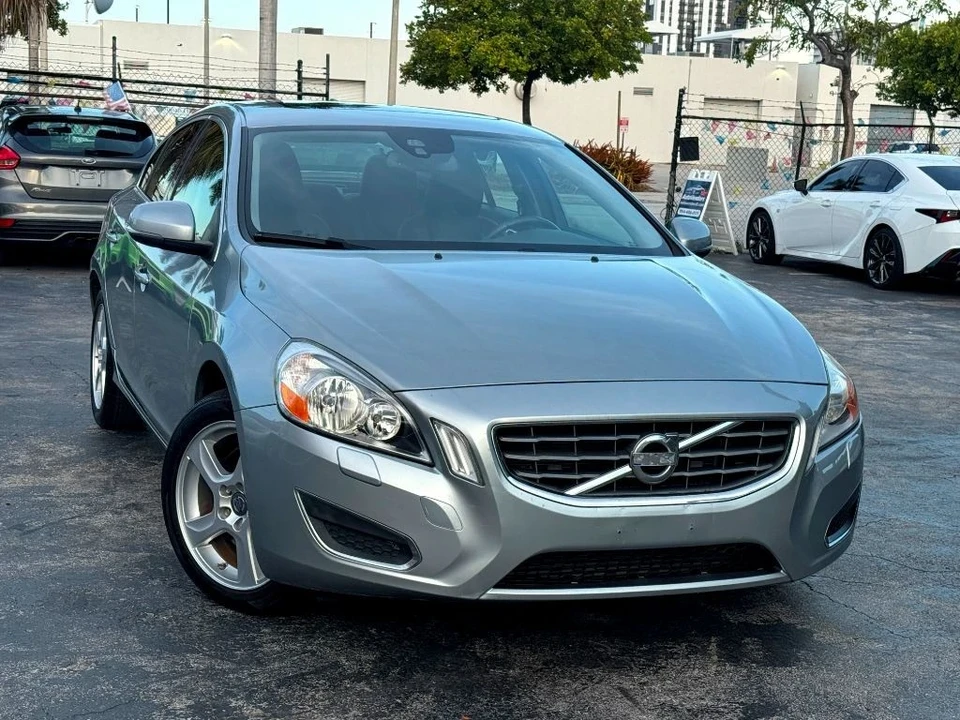 2013 Volvo S60 2nd Gen - Image 8 of 12