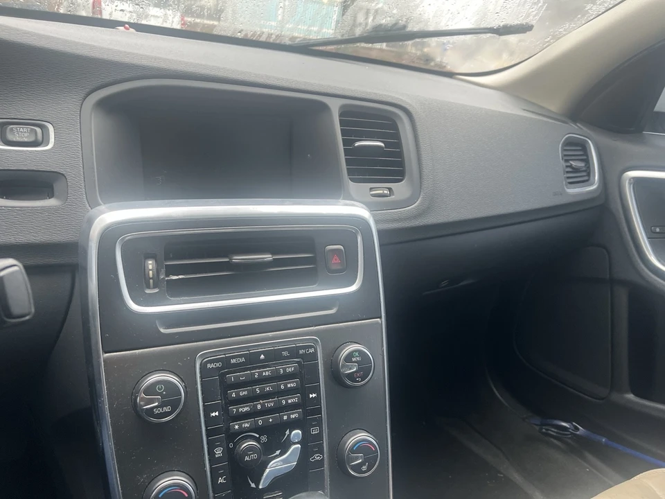2013 Volvo S60 2nd Gen - Image 8 of 9