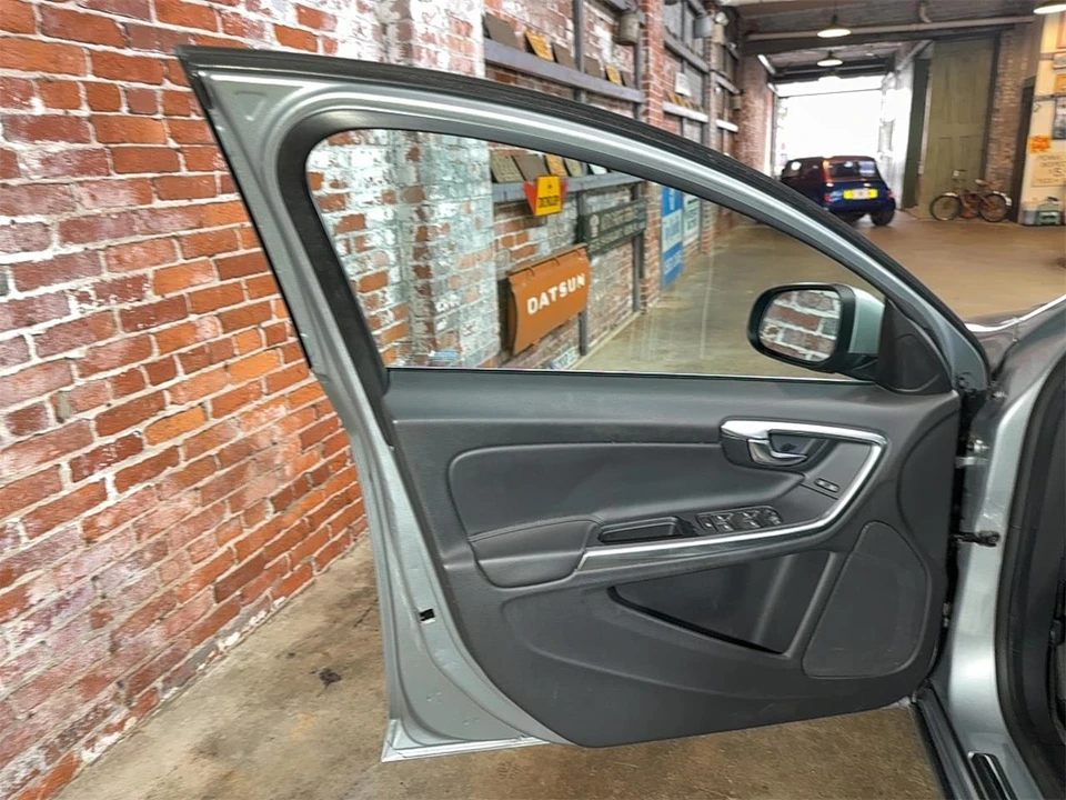 2013 Volvo S60 2nd Gen - Image 11 of 31
