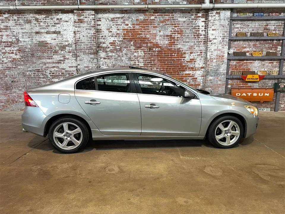 2013 Volvo S60 2nd Gen - Image 2 of 31