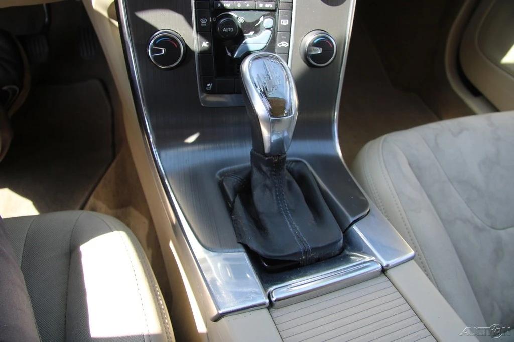 2013 Volvo S60 2nd Gen - Image 19 of 21