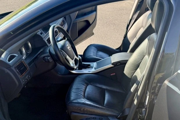 2013 Volvo S80 2nd Gen - Image 4 of 8