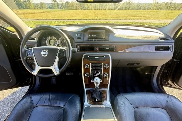 2013 Volvo S80 2nd Gen - Image 5 of 8
