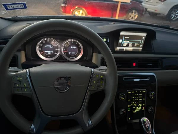 2013 Volvo S80 2nd Gen - Image 19 of 31