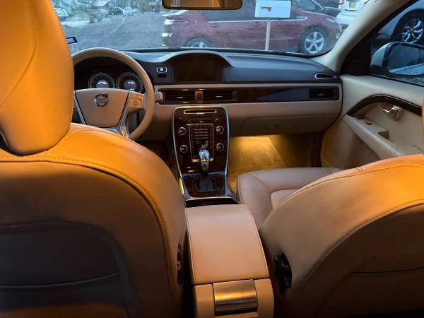 2013 Volvo S80 2nd Gen - Image 17 of 31