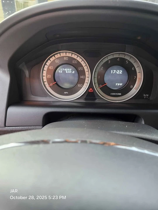 2013 Volvo XC60 1st Gen - Image 6 of 10