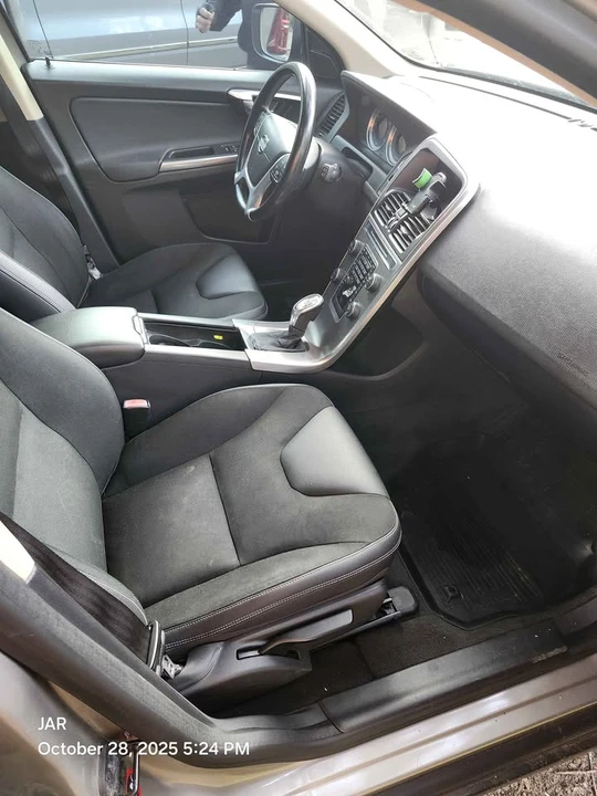 2013 Volvo XC60 1st Gen - Image 4 of 10