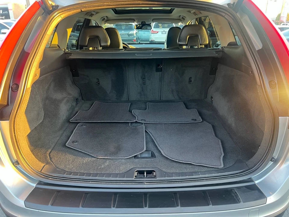 2013 Volvo XC60 1st Gen - Image 14 of 17