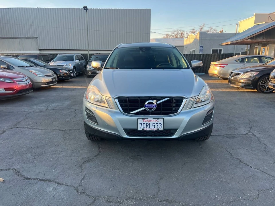2013 Volvo XC60 1st Gen - Image 2 of 17