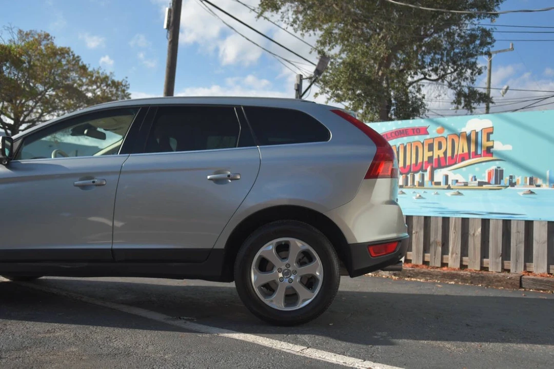 2013 Volvo XC60 1st Gen - Image 7 of 12