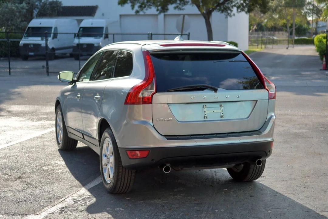 2013 Volvo XC60 1st Gen - Image 10 of 12