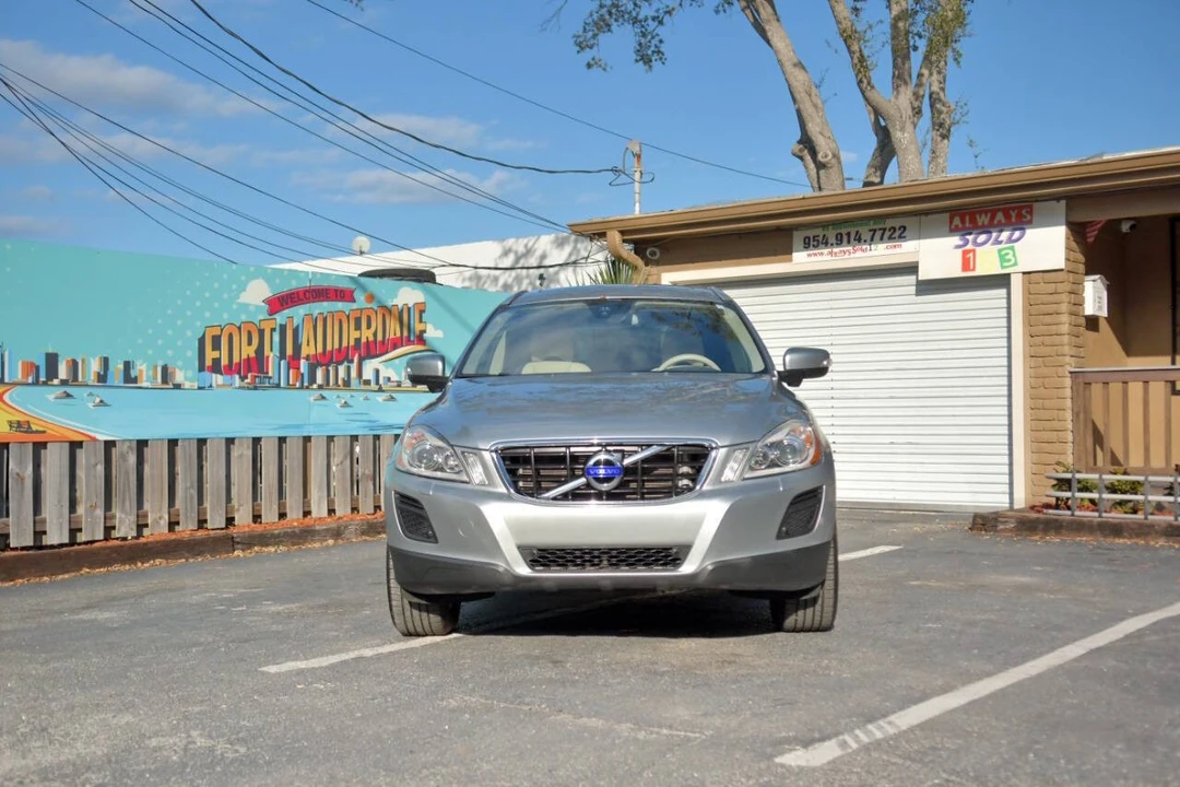 2013 Volvo XC60 1st Gen - Image 2 of 12