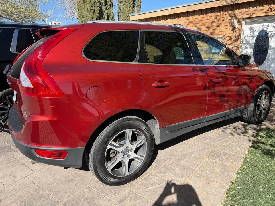 2013 Volvo XC60 1st Gen - Image 3 of 9