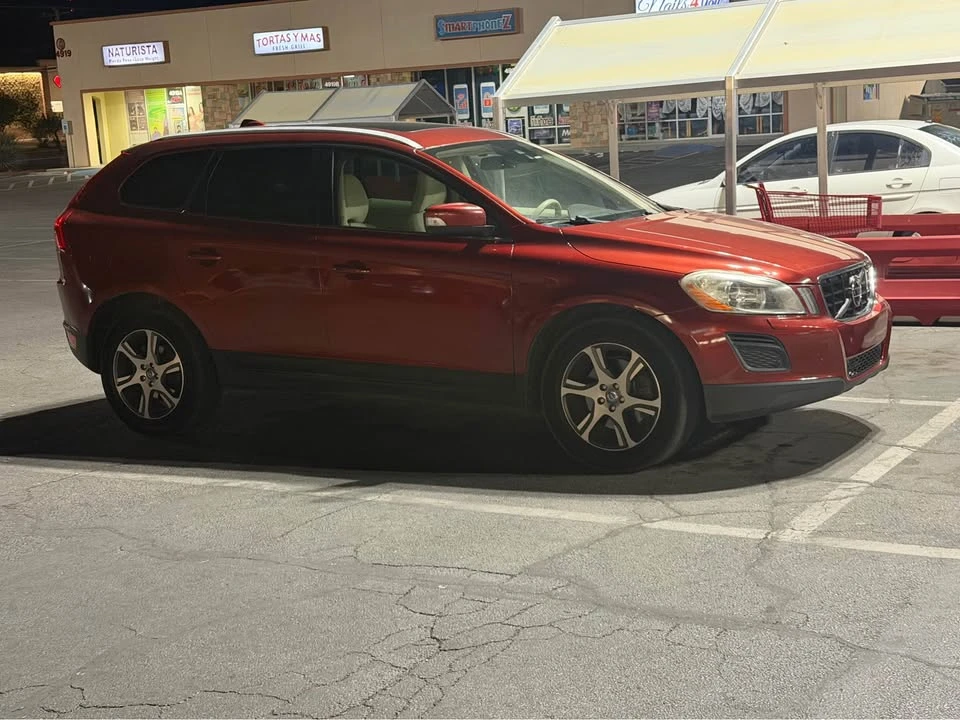 2013 Volvo XC60 1st Gen - Image 5 of 9