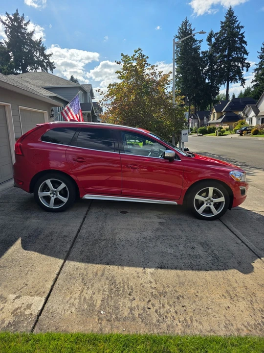 2013 Volvo XC60 1st Gen - Image 2 of 9