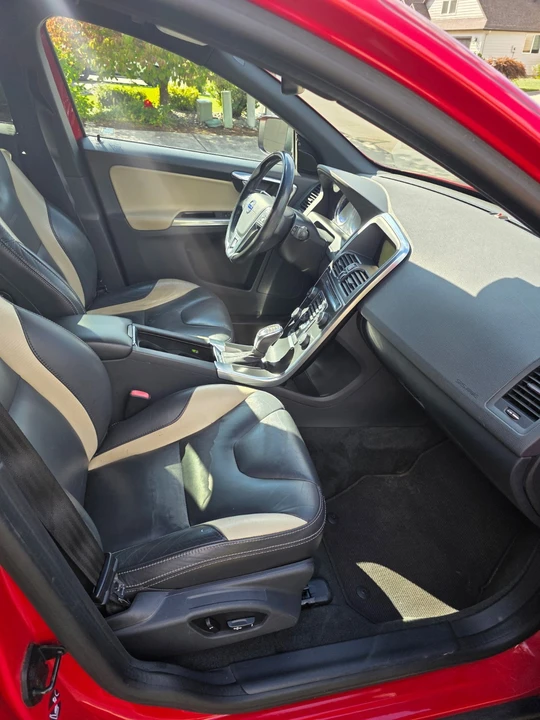 2013 Volvo XC60 1st Gen - Image 6 of 9