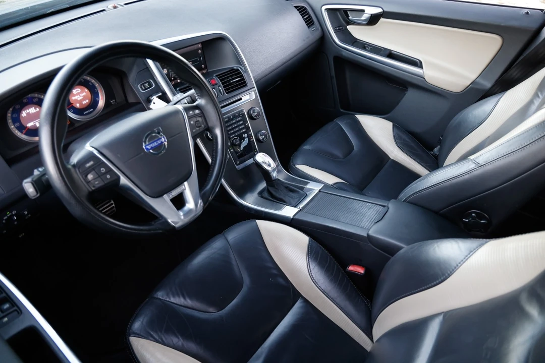 2013 Volvo XC60 1st Gen - Image 4 of 12
