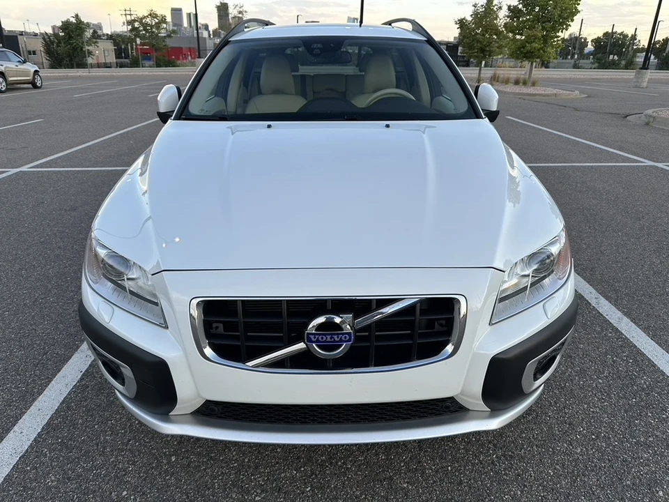 2013 Volvo XC70 3rd Gen - Image 18 of 31