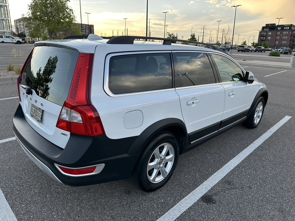 2013 Volvo XC70 3rd Gen - Image 21 of 31