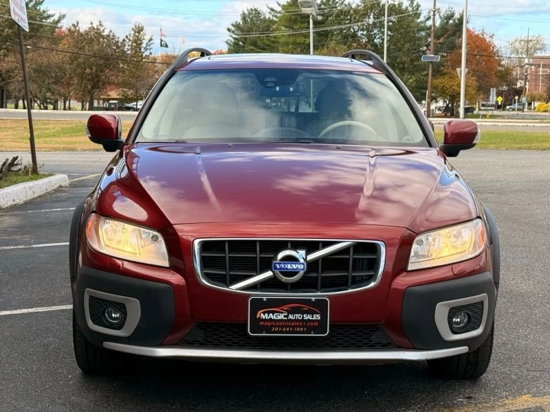 2013 Volvo XC70 3rd Gen - Image 5 of 12