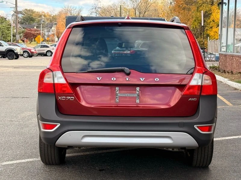 2013 Volvo XC70 3rd Gen - Image 10 of 12