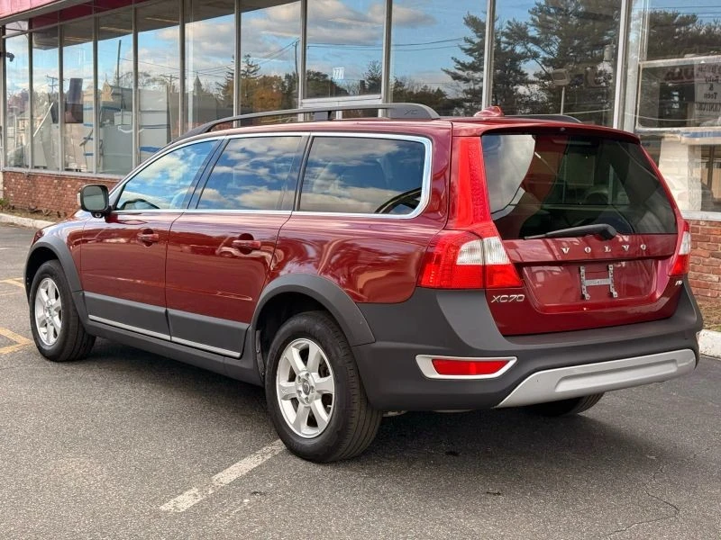 2013 Volvo XC70 3rd Gen - Image 11 of 12