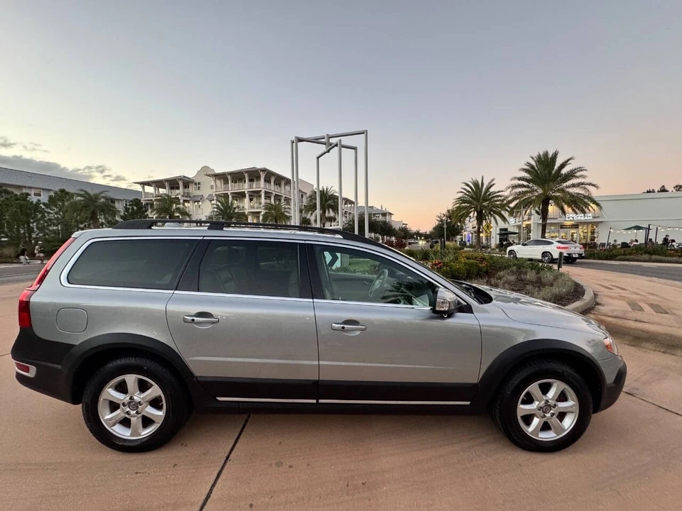 2013 Volvo XC70 3rd Gen - Image 9 of 21
