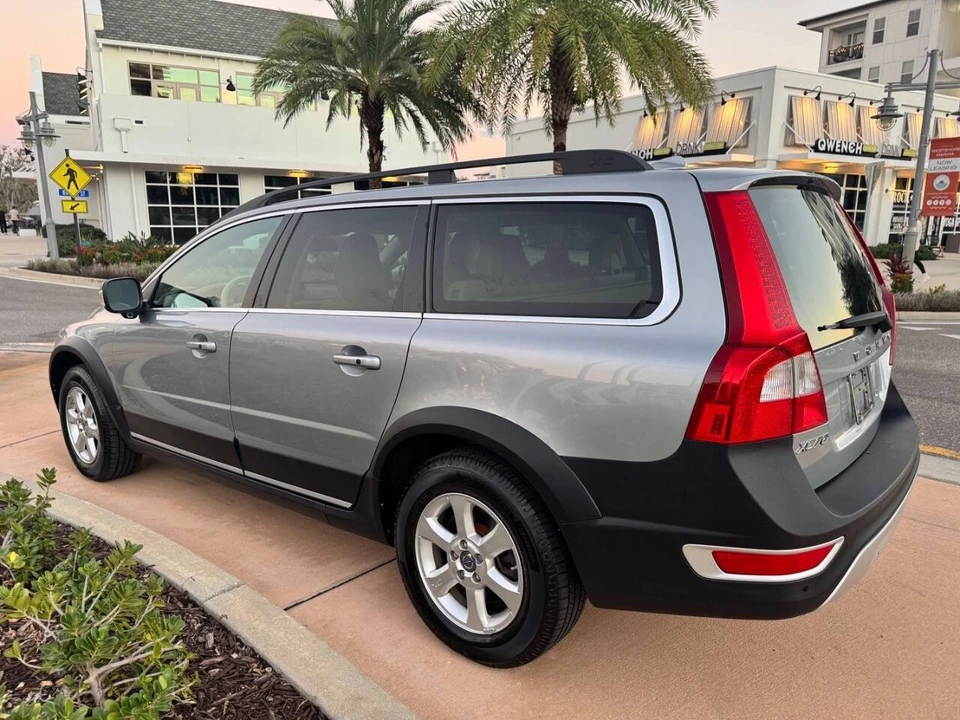 2013 Volvo XC70 3rd Gen - Image 4 of 21